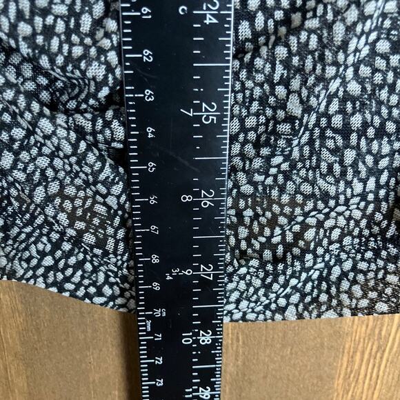 CAbi Womens Blouse White Black Leopard Runched Mesh 1/2 Sleeve Button Down M - Picture 8 of 11